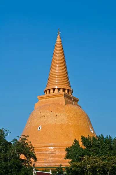 Phra Pathommachedi na província de Nakhon Pathom, Tailândia — Fotografia de Stock