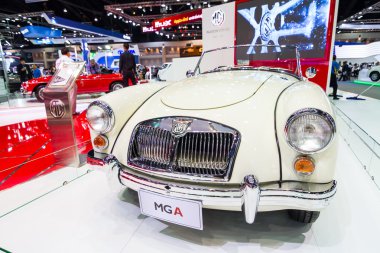 Nonthaburi - Aralık 6:mg mga araba üzerinde 30 Tayland uluslararası motor Expo ekranda 6 Aralık 2013 yılında nonthaburi, Tayland