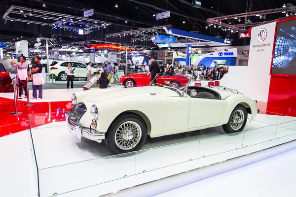 Nonthaburi - Aralık 6:mg mga araba üzerinde 30 Tayland uluslararası motor Expo ekranda 6 Aralık 2013 yılında nonthaburi, Tayland — Stok fotoğraf