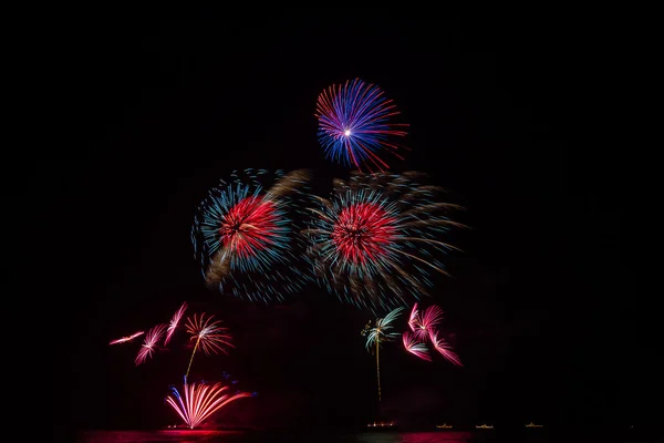 International Fireworks Show In honor of His Majesty the King RAMA IX at Hua Hin District, Prachuap Khiri Khan Province, Thailand — Stock Photo, Image