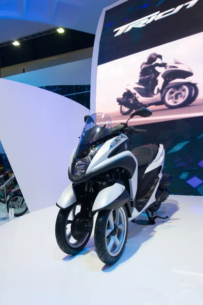 Yamaha tricity multi tekerlekli konsept motor motosiklet 35 bangkok uluslararası motor Show'da sergilenen — Stok fotoğraf