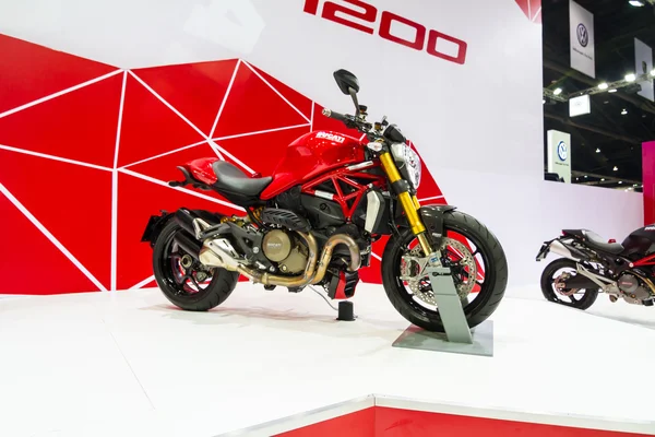 A motocicleta Ducati em exposição no 35th Bangkok International Motor Show 2014 — Fotografia de Stock