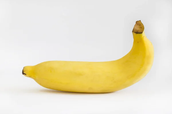 Banana Madura Sobre Fundo Branco — Fotografia de Stock