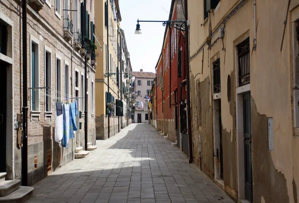 A rua veneziana Fotografias De Stock Royalty-Free