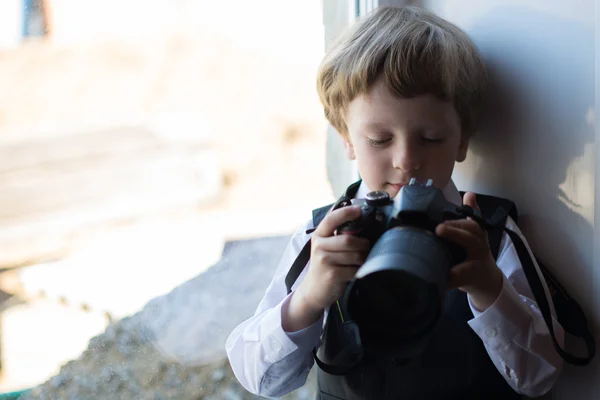 Chlapec fotograf — Stock fotografie