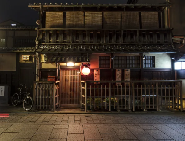 Une vieille maison traditionnelle japonaise à Gion à Kyoto, Japon . — Photo