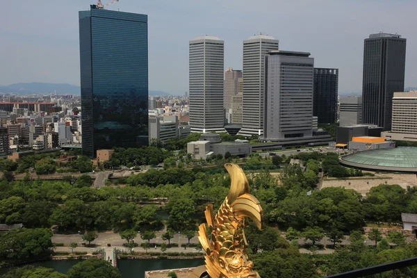 Osaka moderna vista desde el castillo de Osaka — Foto de Stock