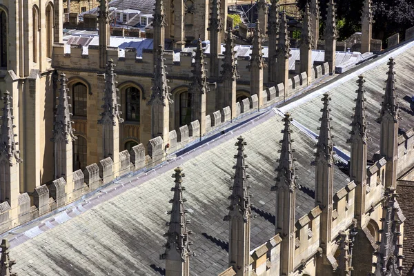Ozdobné hroty všech duše College v Oxfordu, Anglie — Stock fotografie