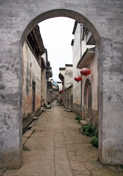 空荡荡的街道，在中国安徽省一座古代城镇 — 图库照片
