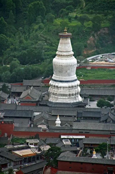 A hatalmas fehér sztúpa, tayuan templom wutai shan, Kína — Stock Fotó