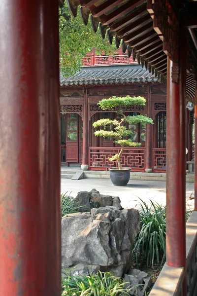 Fragment of a pavillon in Yuyuan gardens, Shanghai, China — Stock Photo, Image