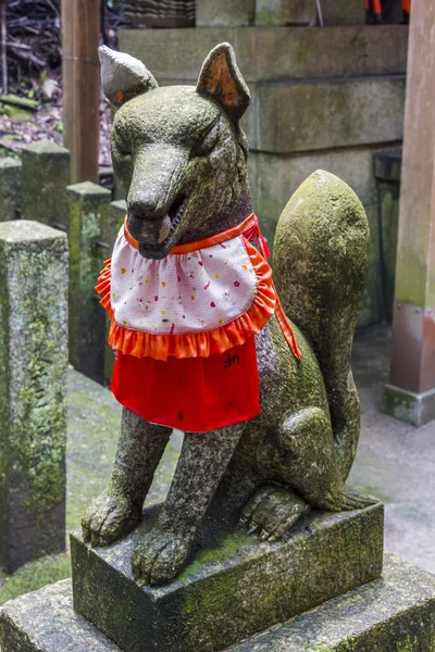 Statua di Kitsune, santuario scintoista, Giappone — Foto Stock
