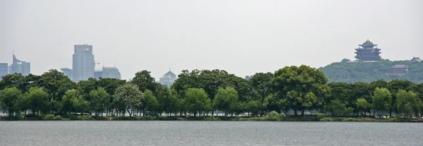 Causeway, a híres Nyugat-tó, hangzhou, Kína — Stock Fotó