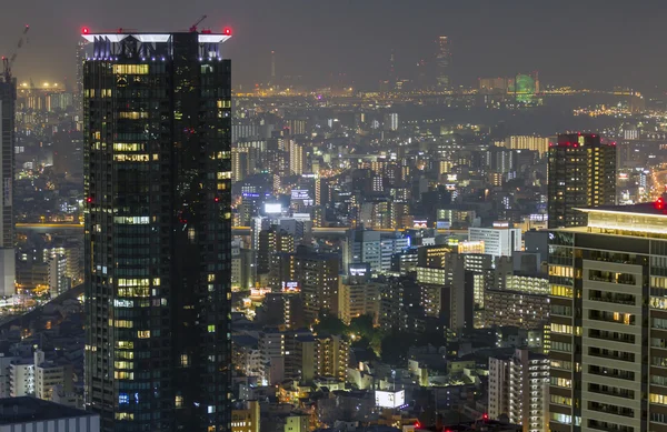 Les gratte-ciel du centre d'Osaka la nuit — Photo