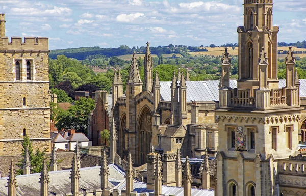 Blick auf Dächer und Kirchtürme von Oxford — Stockfoto