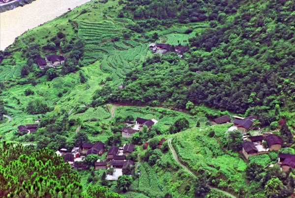Luftaufnahme eines generischen chinesischen Dorfes, Stilisierung mit Ölfarbe — Stockfoto