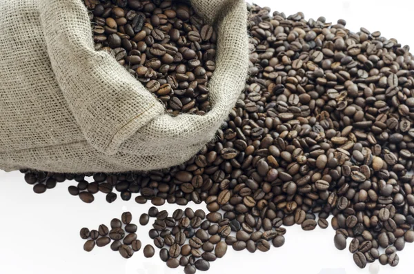 yün çanta dolusu kahve çekirdekleri ile