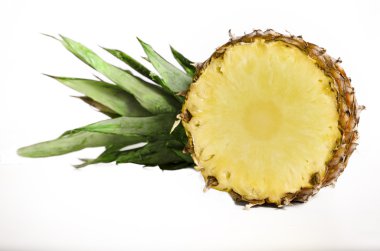 Ananas Meyve üzerinde beyaz izole