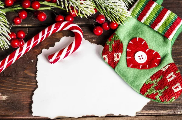 Decoración de Navidad en mesa de madera — Foto de Stock