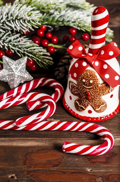 Decoração de Natal na mesa de madeira — Fotografia de Stock