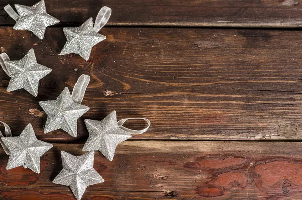 Ahşap masada noel süsü