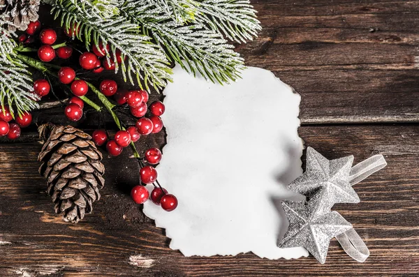 Weihnachtsdekoration auf Holztisch Stockfoto