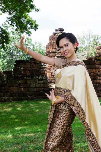 Traditionella thailändska dansare — Stockfoto