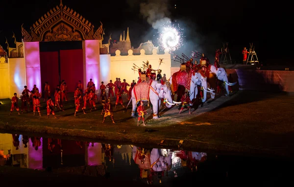Ayutthaya Ligth idealna dźwięk prezentacji i Tajlandii działających historycznych — Zdjęcie stockowe