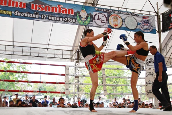 Thai boxing match no Muay Thai Fight Fastival — Fotografia de Stock