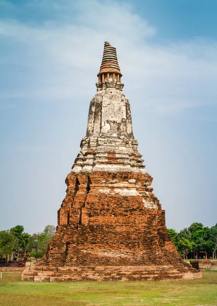 Staré pagody na wat chaiwatthanaram v ayutthaya, Thajsko — Stock fotografie