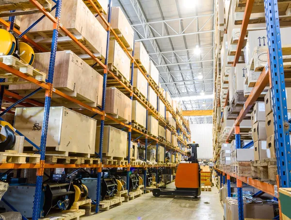 Modern warehouse with forklifts — Stock Photo, Image