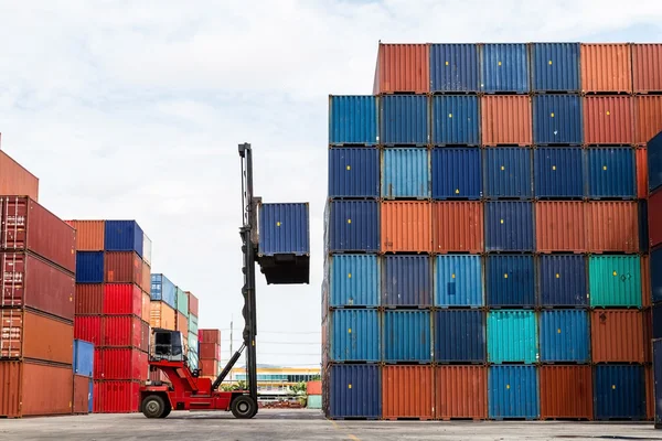 Crane lifting up container in yard — Stock Photo, Image