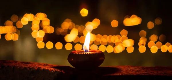 One candle flame at night closeup — Stock Photo, Image