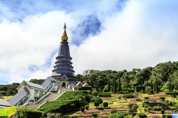 Landscape of pagoda at Doi Inthanon — Stock Photo, Image