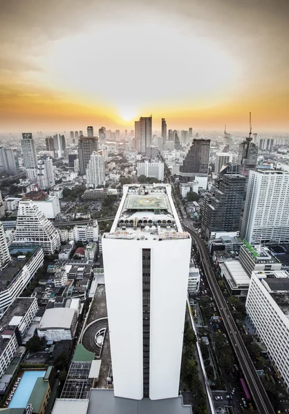 Bangkok Panorama s městské mrakodrapy při západu slunce. — Stock fotografie