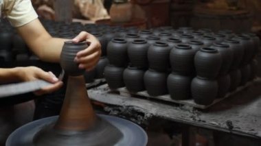 Kil çömlek yapım eller