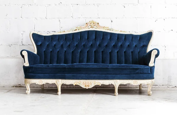 Blue classical style sofa in vintage room — стоковое фото
