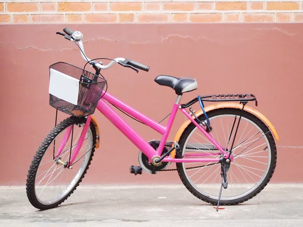 Bicicleta rosa — Foto de Stock