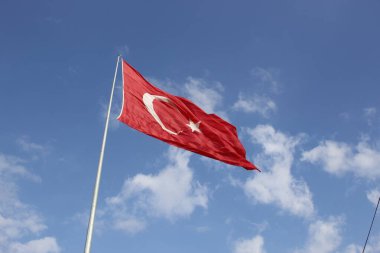 Türk bayrağı ve bulutu