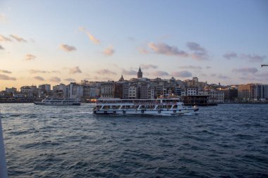 İstanbul Karaköy deniz ve galta kulesi