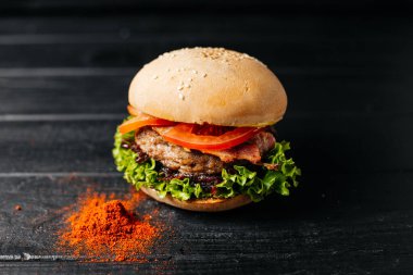 Yemek, hamburger, siyah arka plan, hamburger arka plan. 