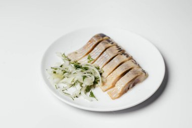 Tabakta tabak, lezzetli yemek.