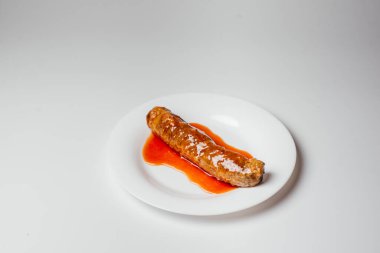 Tabakta tabak, lezzetli yemek.