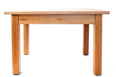 Beyaz arkaplanda el yapımı ahşap masa.