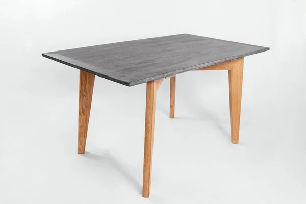すべての詳細と白い背景に手作りの木製のテーブル — ストック写真