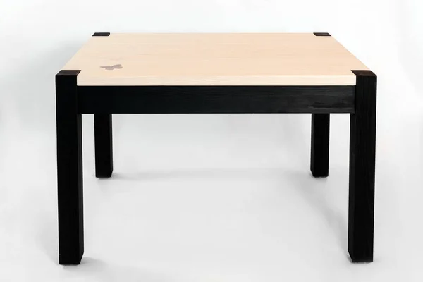 白色背景的手工木制桌子 所有细节 — 图库照片