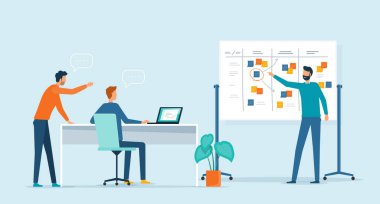 Düz vektör illüstrasyon tasarımı grup iş adamları toplantısı Business marketing planlama konsepti hakkında fikir alışverişinde bulunuyor. İşadamı masada dizüstü bilgisayarla çalışıyor. beyaz tahtaya renkli yapışkan bir not. Çizgi film karakter tasarımını ayarla.