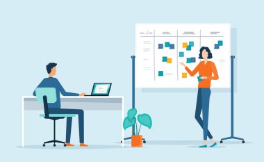 Düz vektör illüstrasyon tasarımı grup iş adamları toplantısı Business marketing planlama konsepti hakkında fikir alışverişinde bulunuyor. İşadamı masada dizüstü bilgisayarla çalışıyor. beyaz tahtaya renkli yapışkan bir not. Çizgi film karakter tasarımını ayarla.