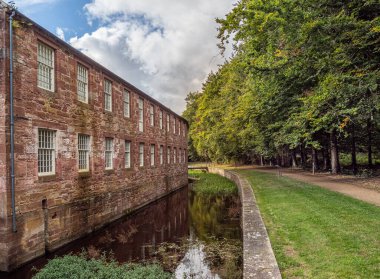 Stanley Mills, Perthshire, İskoçya Tay Nehri kıyısındaki tarihi bir su değirmeni