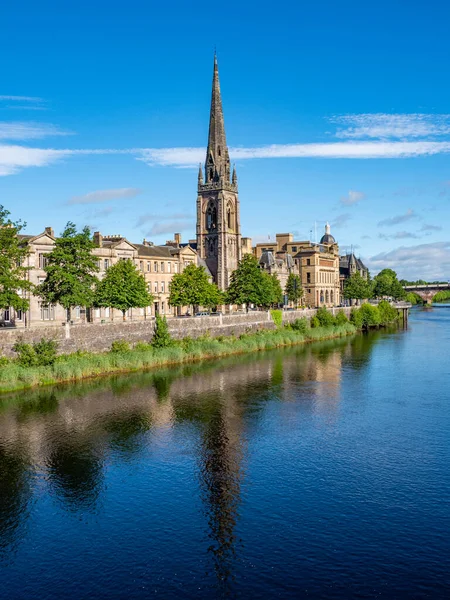 Iglesia San Mateo Refleja Río Tay Perth Escocia —  Fotos de Stock